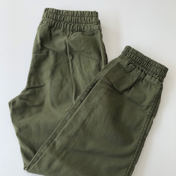 TNA - olive green pants with elastic waist and cuffs size S - Picture 1 of 7